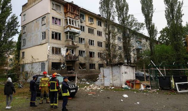 Russia Strikes Ukraine Industrial Sites, Killing 4 Before Trump Talks
