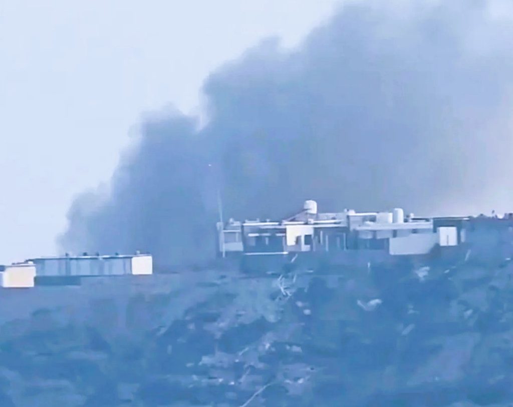 Smoke rising near the entrance of Al-Maashiq Presidential Palace in Aden following a Houthi ballistic missile strike