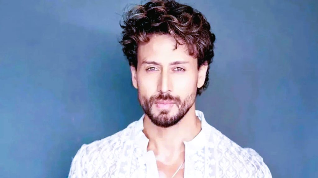 Mumbai Crime Branch personnel escorting a suspect in the Tiger Shroff firing investigation